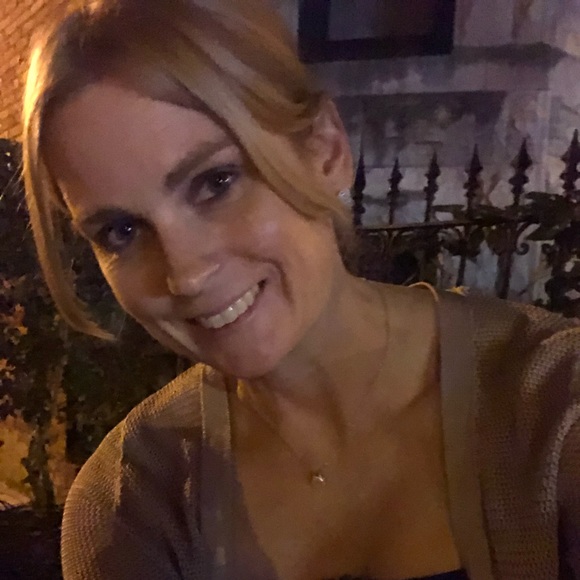 Meet your Posher, Kelly - Picture 2 of 2